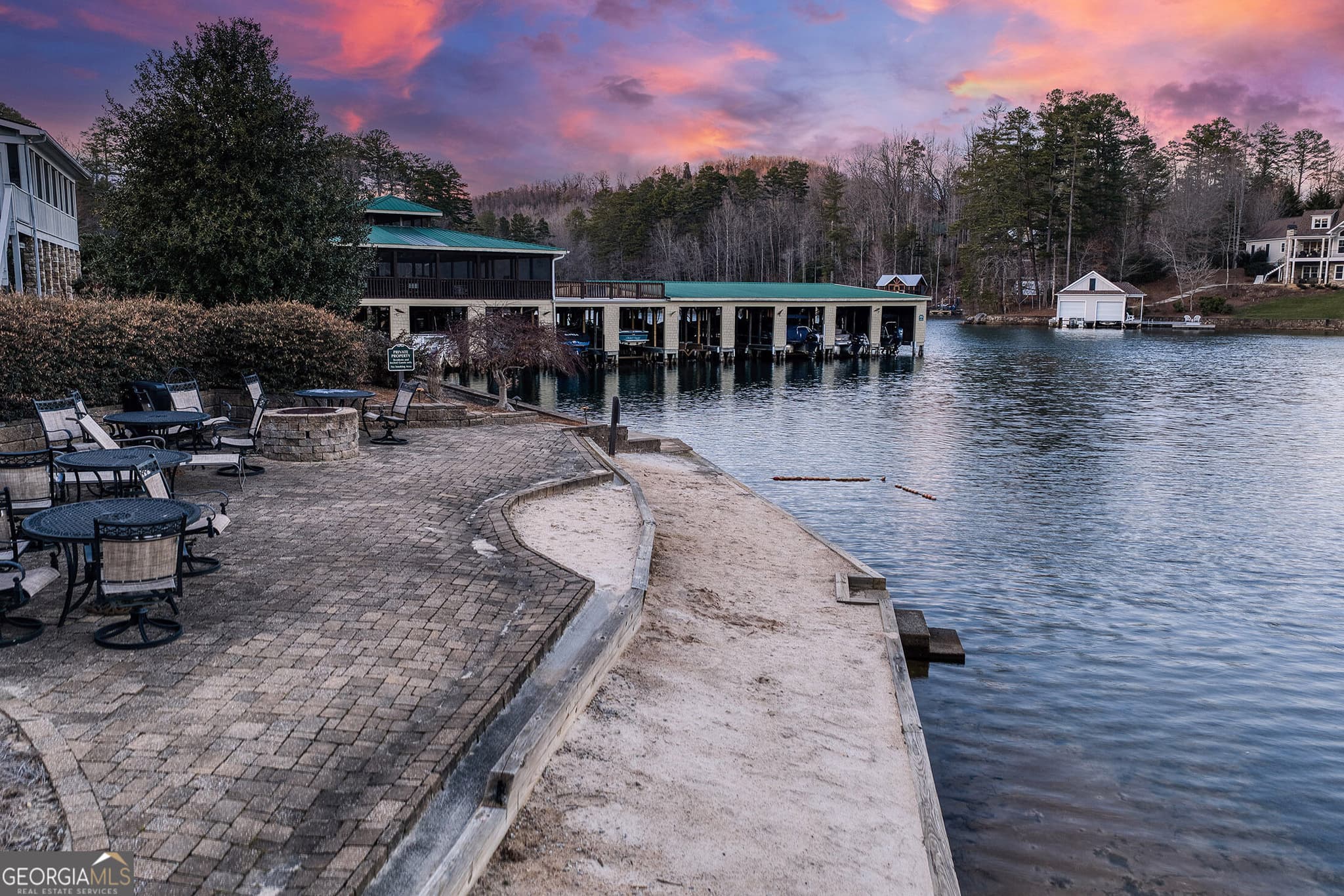5 bedroom, 4.5 bathroom, 3,249 sq ft single family residence for sale at 43 Seasons View Court, Clarkesville, GA 30523 — photo 8