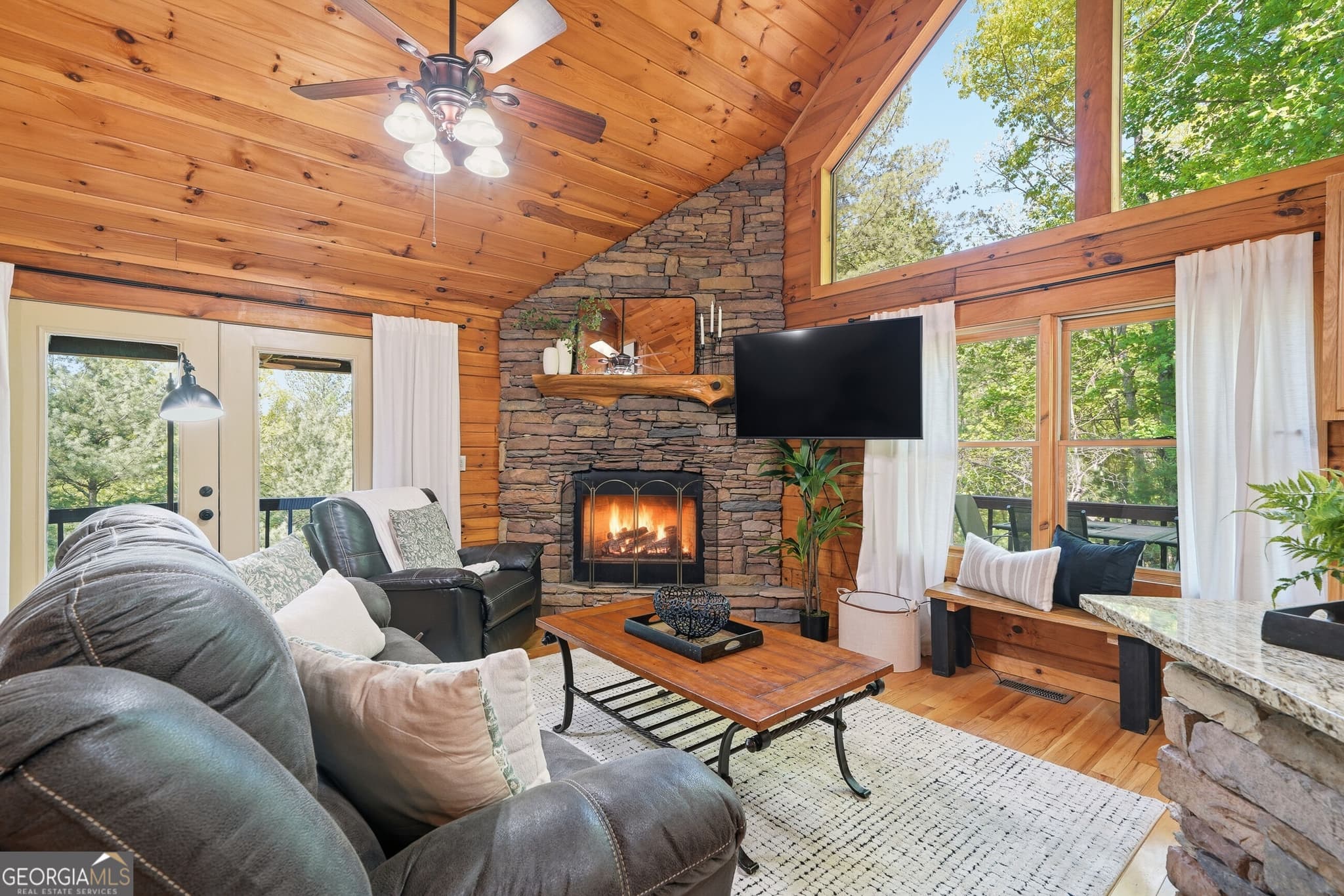 2 bedroom, 2 bathroom, 2,040 sq ft cabin,single family residence for sale at 288 Kim Bolton Drive, Morganton, GA 30560 — photo 5