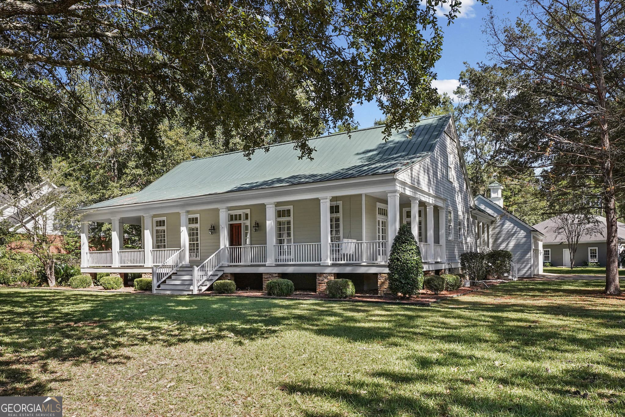 3 bedroom, 2.5 bathroom, 3,270 sq ft single family residence for sale at 2300 Golf Course Drive, Albany, GA 31721 — photo 3
