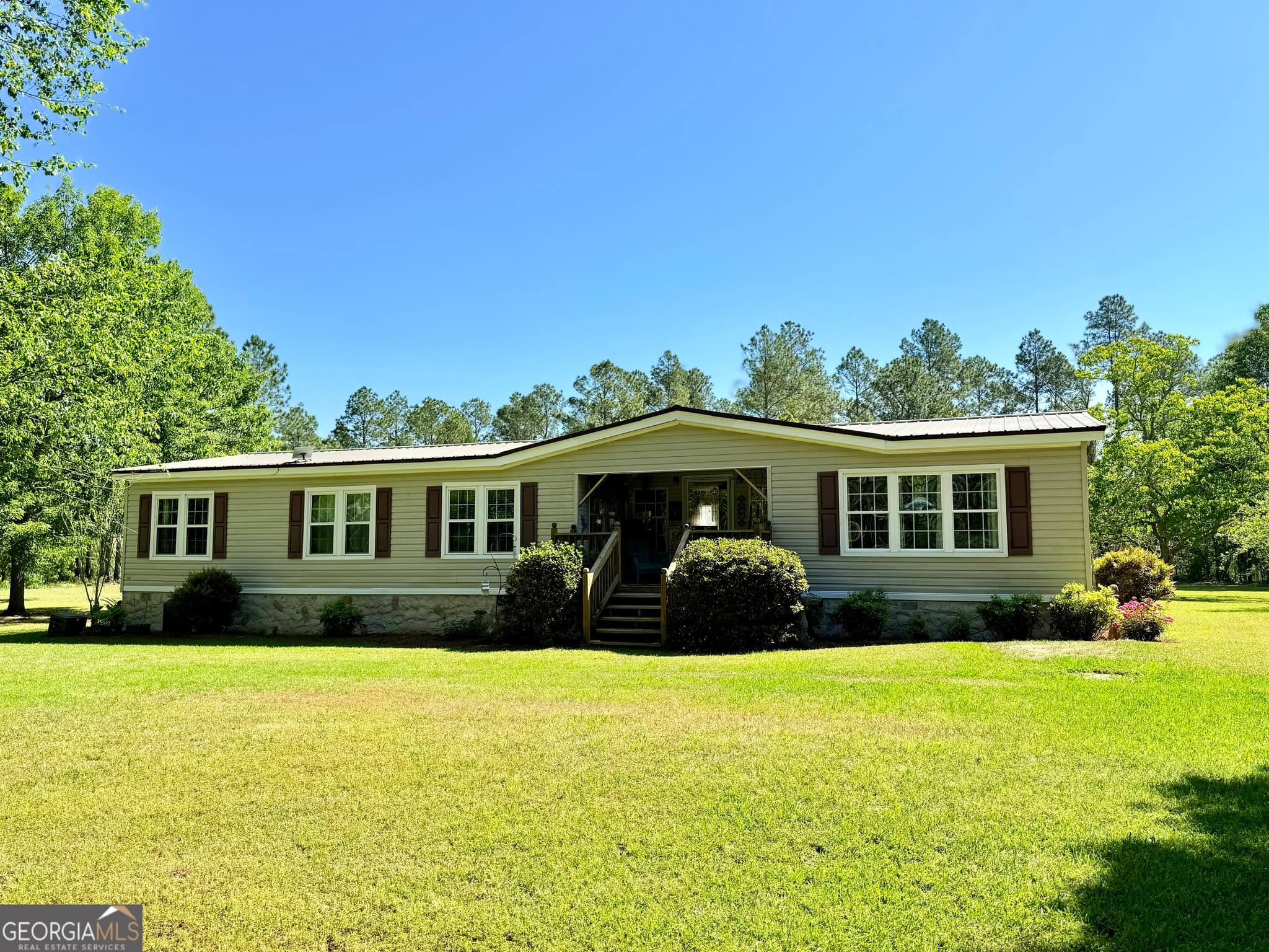 3 bedroom, 2 bathroom manufactured home,single family residence sold at 49 Lola Lane NA, Enigma, GA 31749