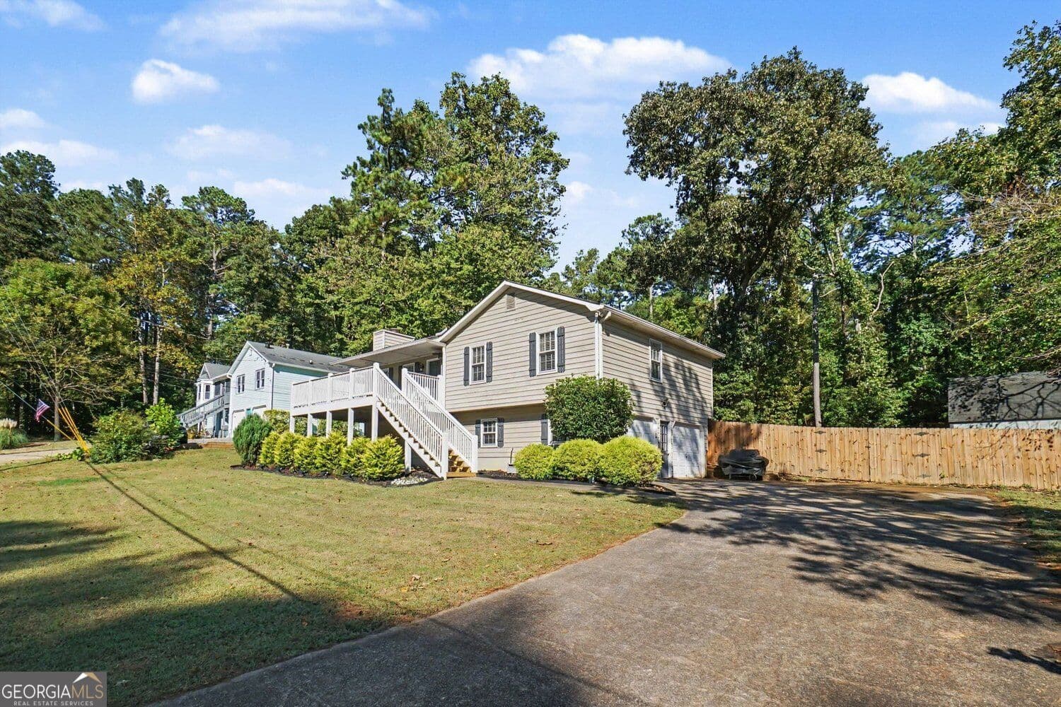 3 bedroom, 2 bathroom, 2,256 sq ft single family residence for sale at 445 Holly Lane, Canton, GA 30115 — photo 2