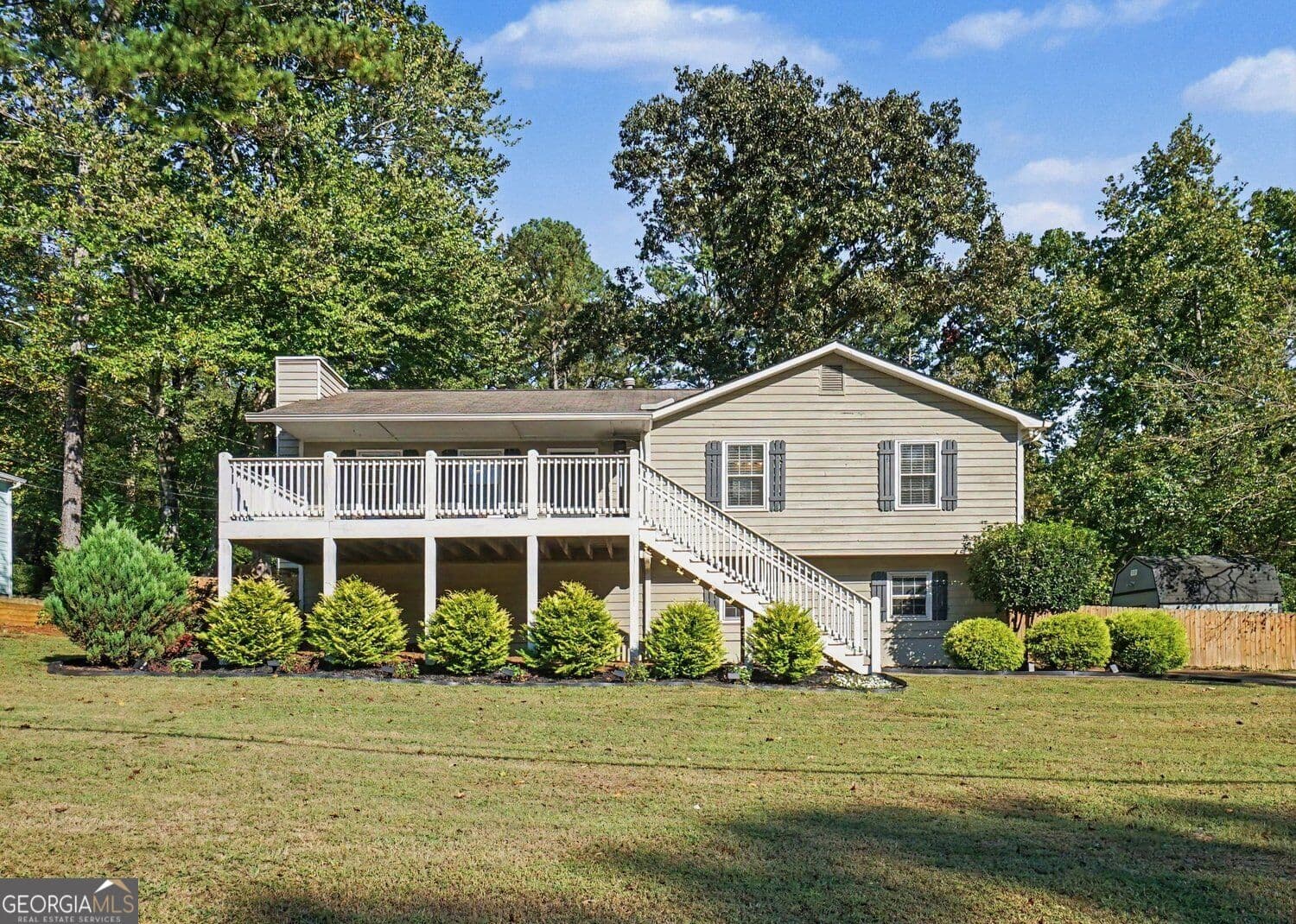 3 bedroom, 2 bathroom, 2,256 sq ft single family residence for sale at 445 Holly Lane, Canton, GA 30115 — photo 1 of 26
