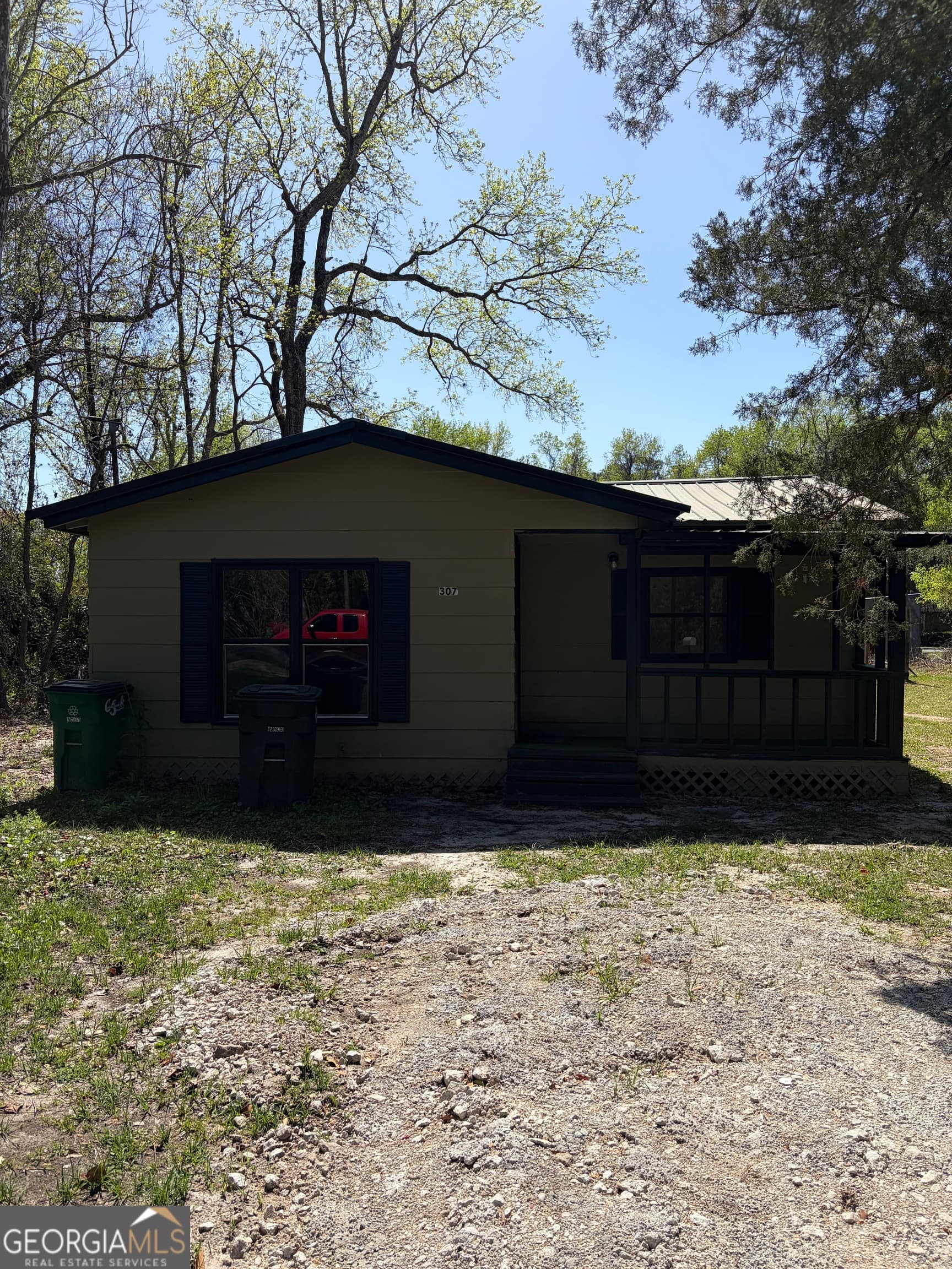 2 bedroom, 1 bathroom, 628 sq ft single family residence for rent at 307 Finley Street, St. Marys, GA 31558 for $1,000 a month — photo 1 of 1
