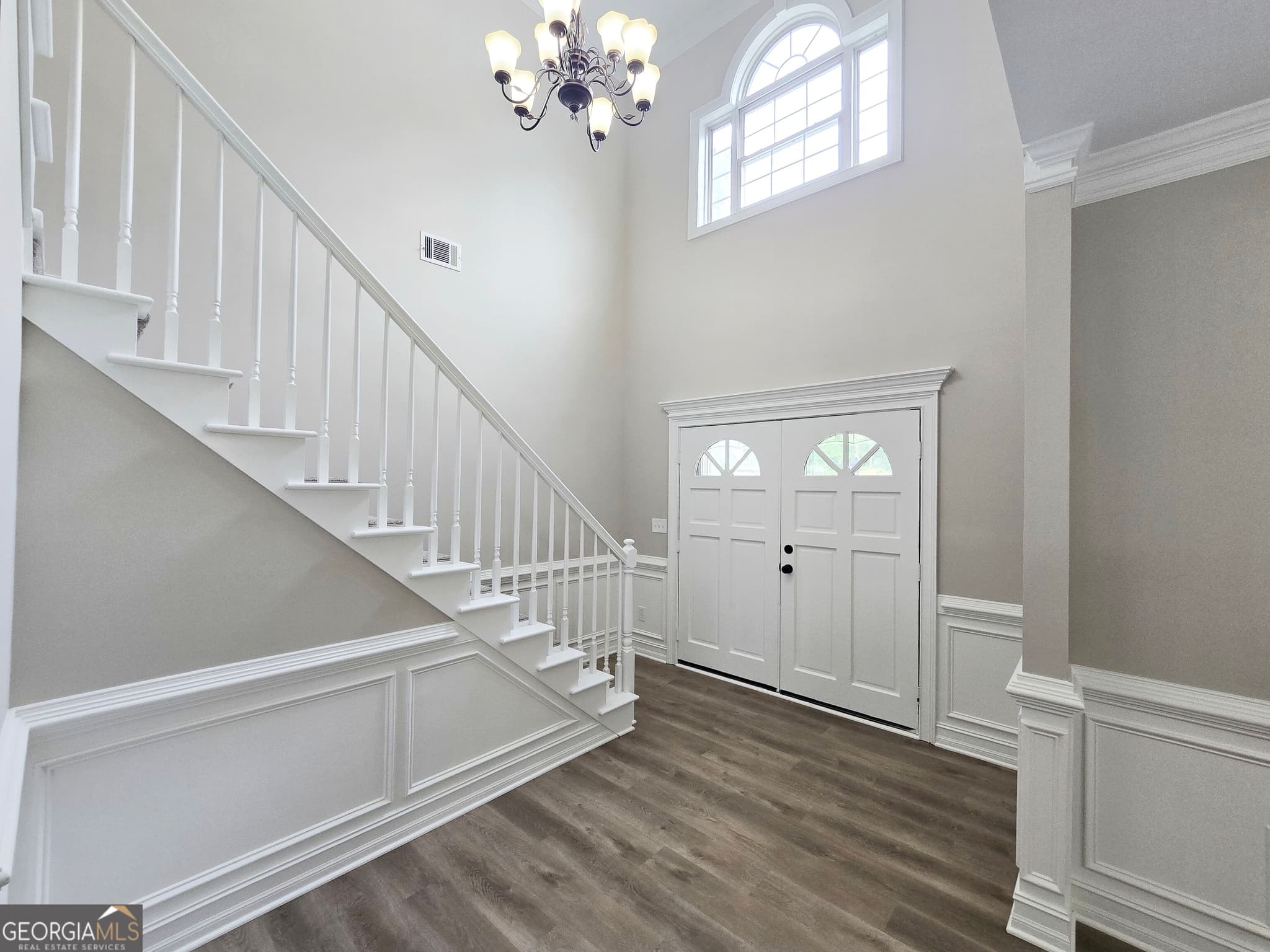 5 bedroom, 3 bathroom, 2,482 sq ft single family residence for sale at 55 Carriage Park Court, Oxford, GA 30054 — photo 3