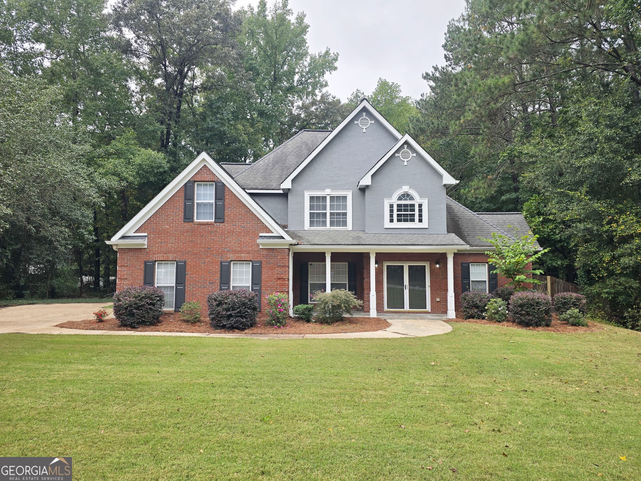 5 bedroom, 3 bathroom, 2,482 sq ft single family residence for sale at 55 Carriage Park Court, Oxford, GA 30054 — photo 1 of 30