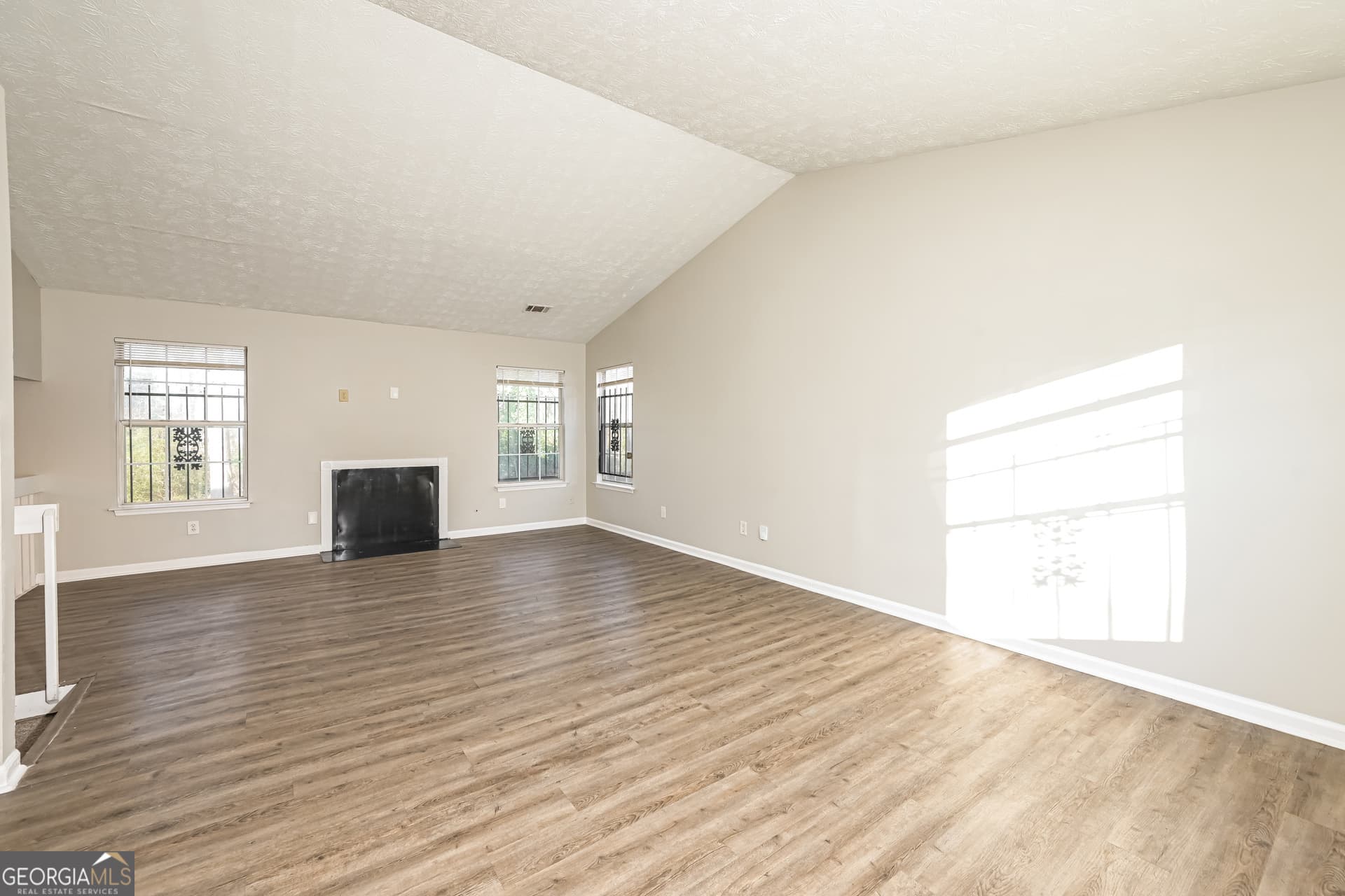3 bedroom, 2.5 bathroom, 1,400 sq ft single family residence for sale at 1211 To Lani Court, Stone Mountain, GA 30083 — photo 3