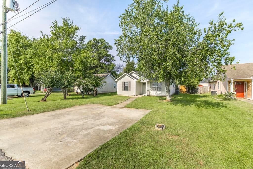 3 bedroom, 2 bathroom, 1,150 sq ft single family residence for sale at 305 Johnson Road, Warner Robins, GA 31093 — photo 4