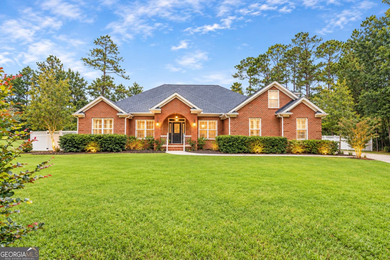4 bedroom, 3 bathroom, 3,097 sq ft single family residence for sale at 20 Karen Way, Brunswick, GA 31523 — photo 1 of 40