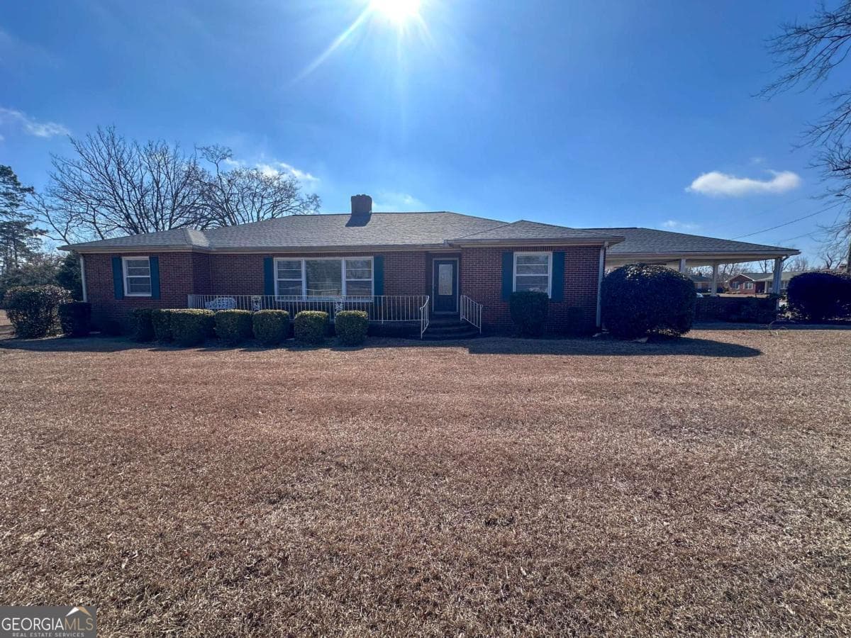 3 bedroom, 2 bathroom, 2,306 sq ft single family residence for sale at 1106 Mt Vernon Road, Vidalia, GA 30474