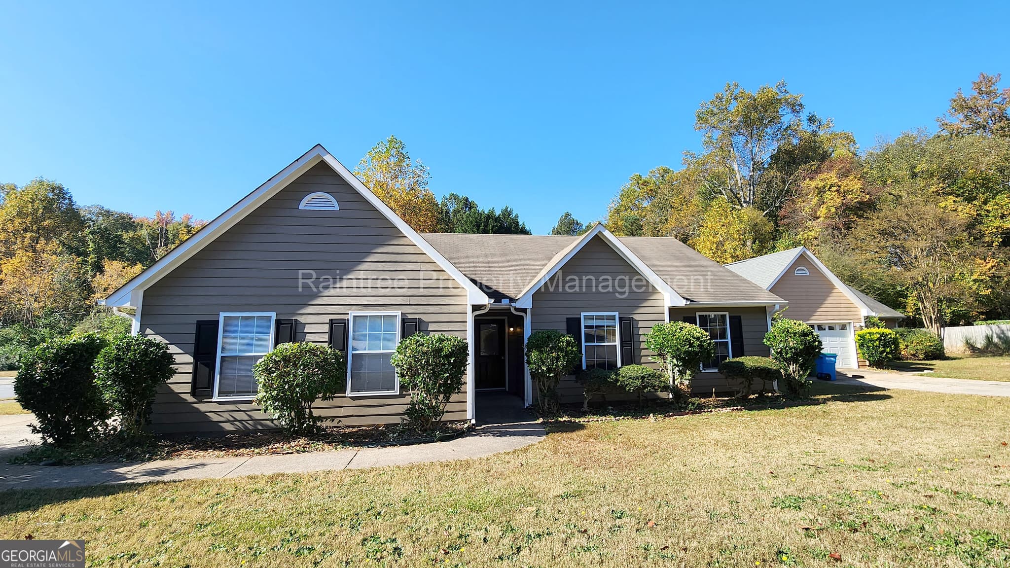 3 bedroom, 2 bathroom, 1,563 sq ft single family residence for rent at 2360 Berkeley Creek Court, Duluth, GA 30096 for $2,300 a month — photo 1 of 28