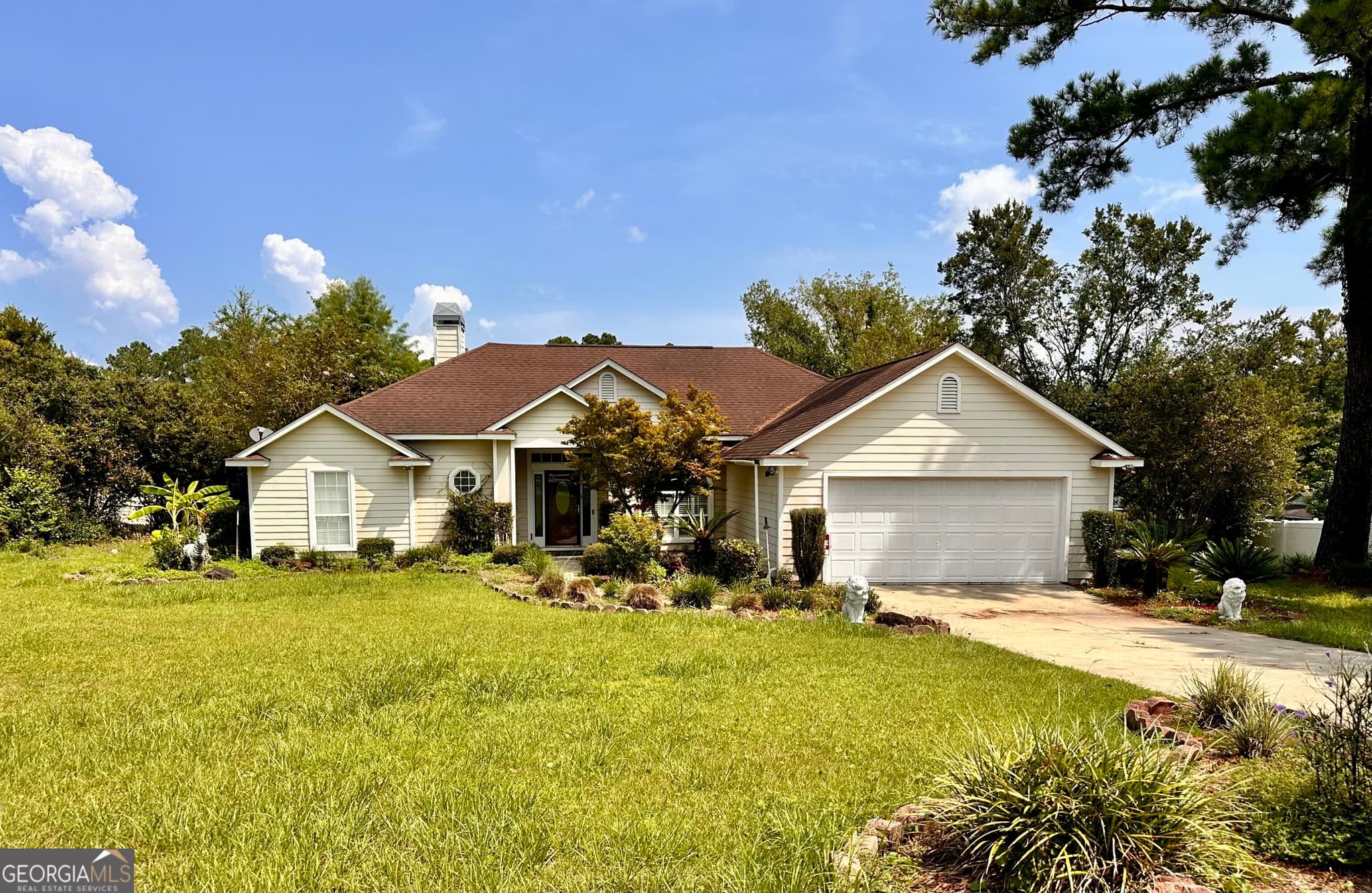 3 bedroom, 2 bathroom, 2,148 sq ft single family residence for sale at 3473 Robin Ridge, Waycross, GA 31503 — photo 1 of 64