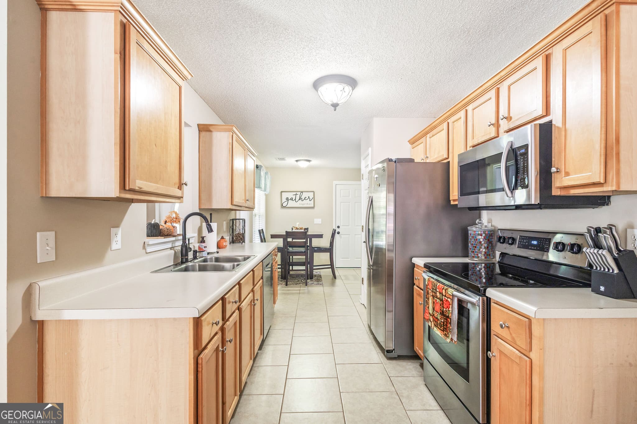 3 bedroom, 2 bathroom, 1,300 sq ft single family residence for sale at 571 Earl North Road, Newnan, GA 30263 — photo 6