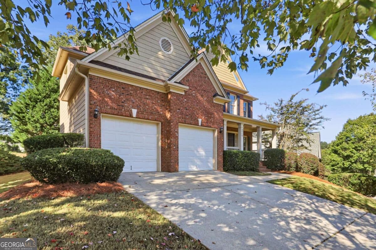 4 bedroom, 4 bathroom, 2,759 sq ft single family residence for sale at 4258 Wyndam Hill Drive, Suwanee, GA 30024 — photo 2