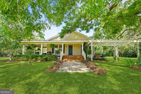 4 bedroom, 3 bathroom, 3,004 sq ft single family residence for sale at 439 Dover Road, Sylvania, GA 30467 — photo 2