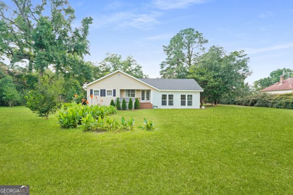4 bedroom, 3 bathroom, 3,004 sq ft single family residence for sale at 439 Dover Road, Sylvania, GA 30467 — photo 4