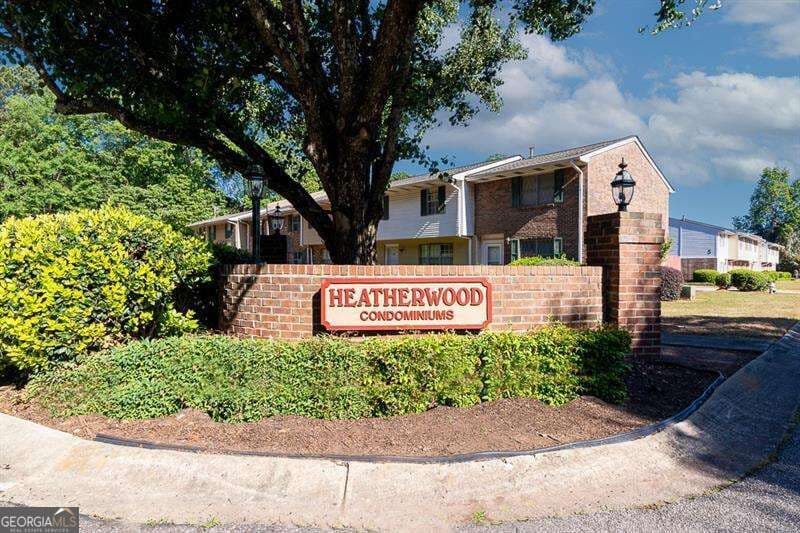 2 bedroom, 1.5 bathroom, 1,152 sq ft condominium for sale at 501 Carlton Road 2E, Palmetto, GA 30268 — photo 2