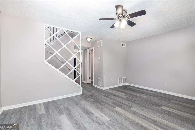 2 bedroom, 1.5 bathroom, 1,152 sq ft condominium for sale at 501 Carlton Road 2E, Palmetto, GA 30268 — photo 4