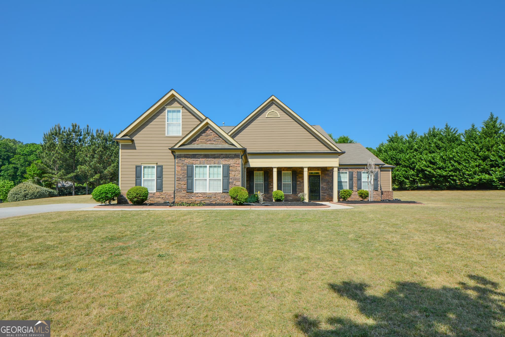 4 bedroom, 4 bathroom, 3,073 sq ft single family residence for sale at 125 Haddonstone Drive, Fayetteville, GA 30215 — photo 2