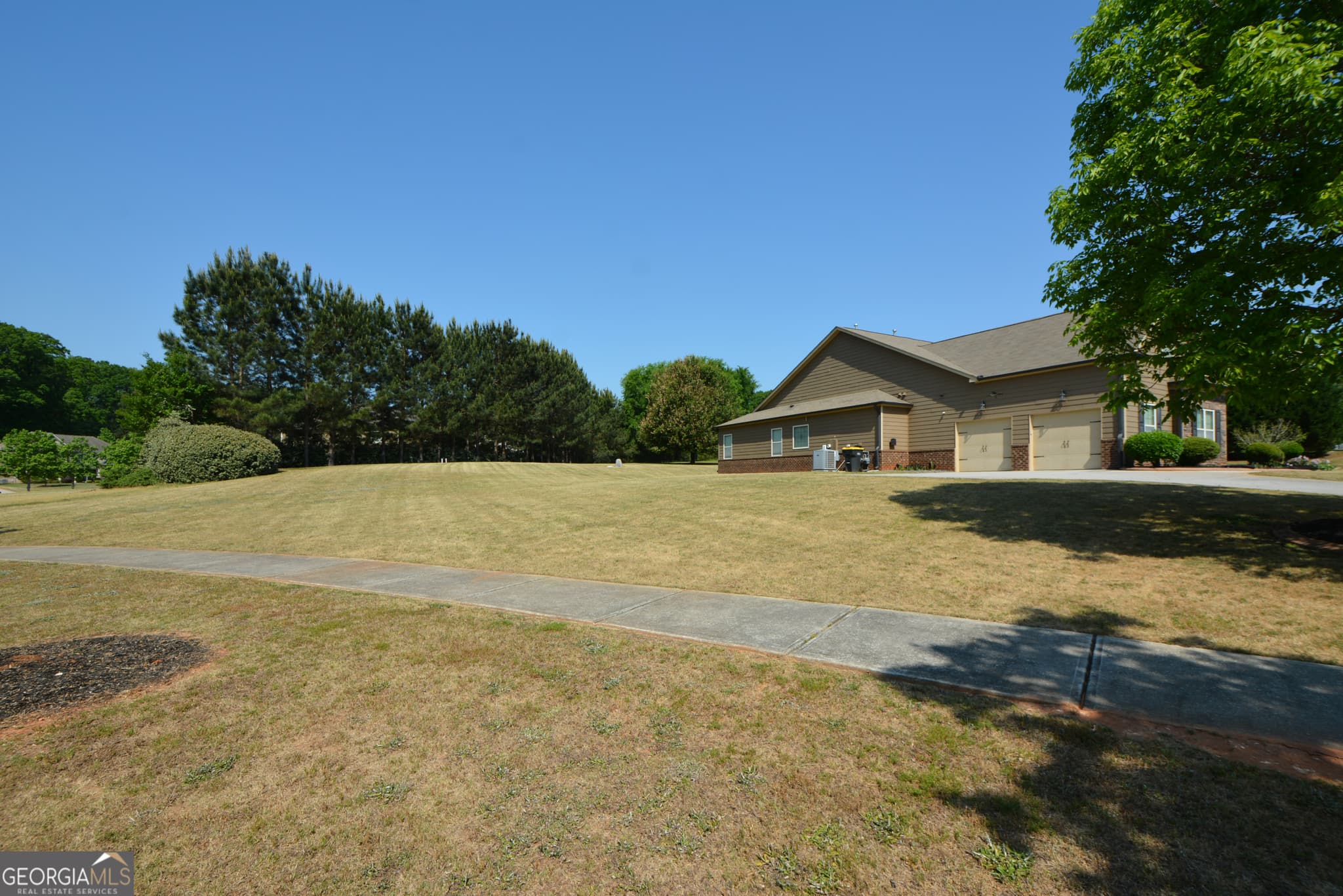 4 bedroom, 4 bathroom, 3,073 sq ft single family residence for sale at 125 Haddonstone Drive, Fayetteville, GA 30215 — photo 7