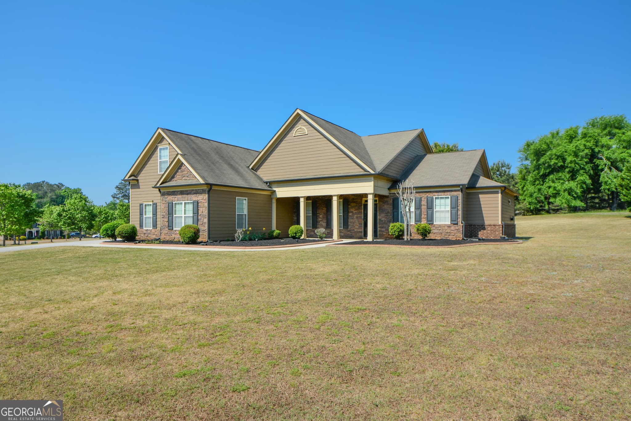 4 bedroom, 4 bathroom, 3,073 sq ft single family residence for sale at 125 Haddonstone Drive, Fayetteville, GA 30215 — photo 3