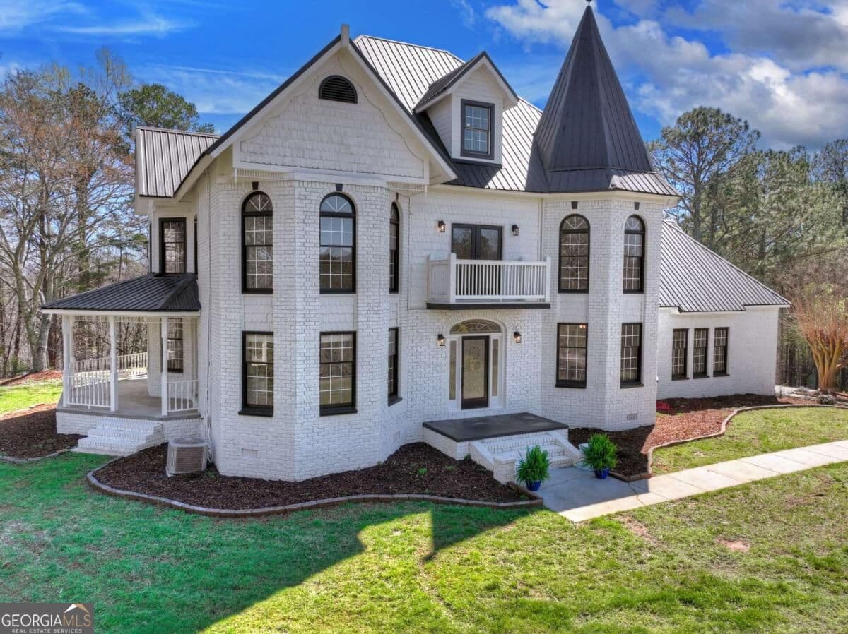 5 bedroom, 3.5 bathroom, 3,609 sq ft single family residence for sale at 229 Crossroads Church Road, Ellijay, GA 30540 — photo 2