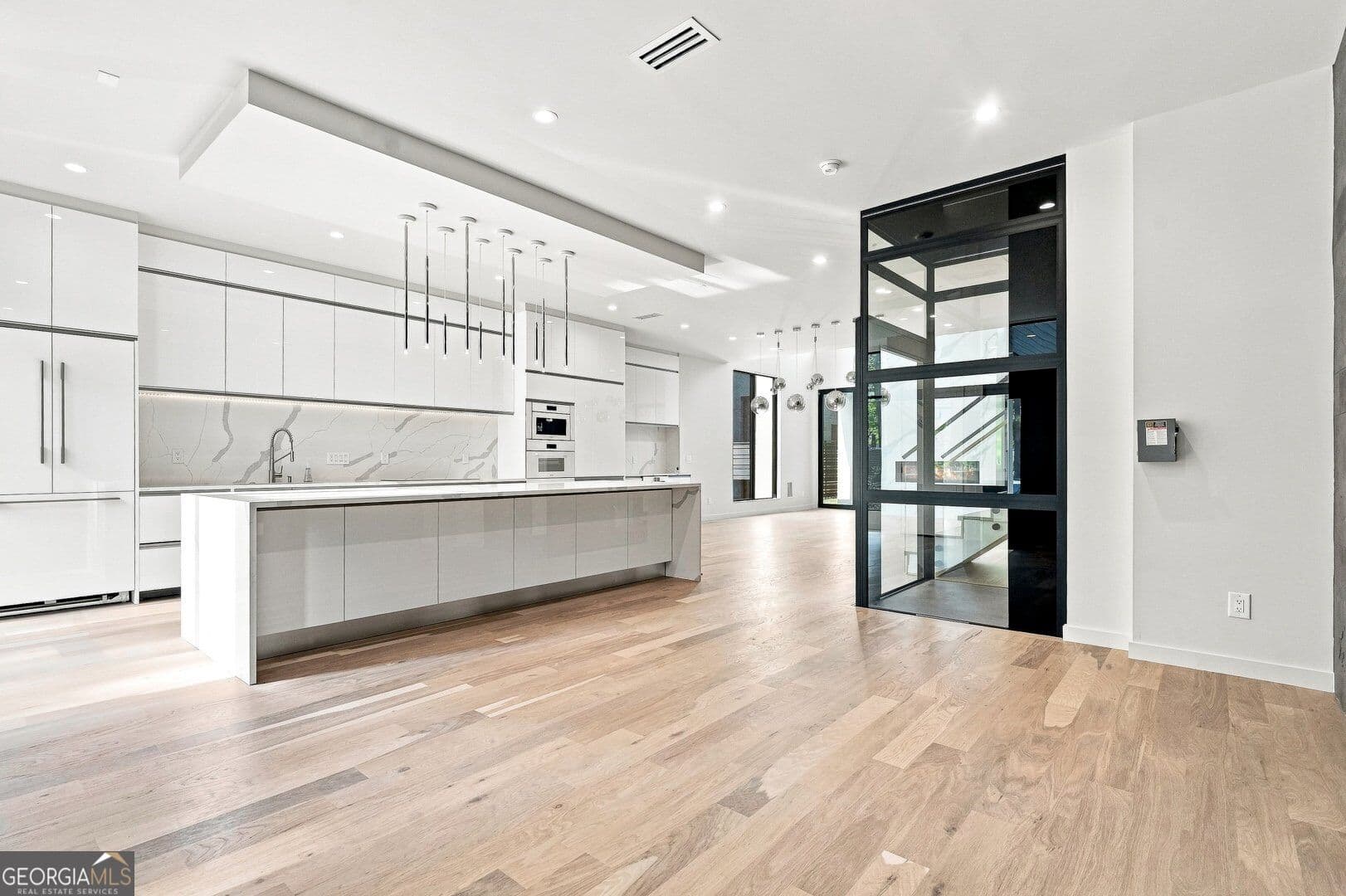 6 bedroom, 4.5 bathroom, 3,811 sq ft single family residence for sale at 1230 Fowler Street, Atlanta, GA 30318 — photo 4
