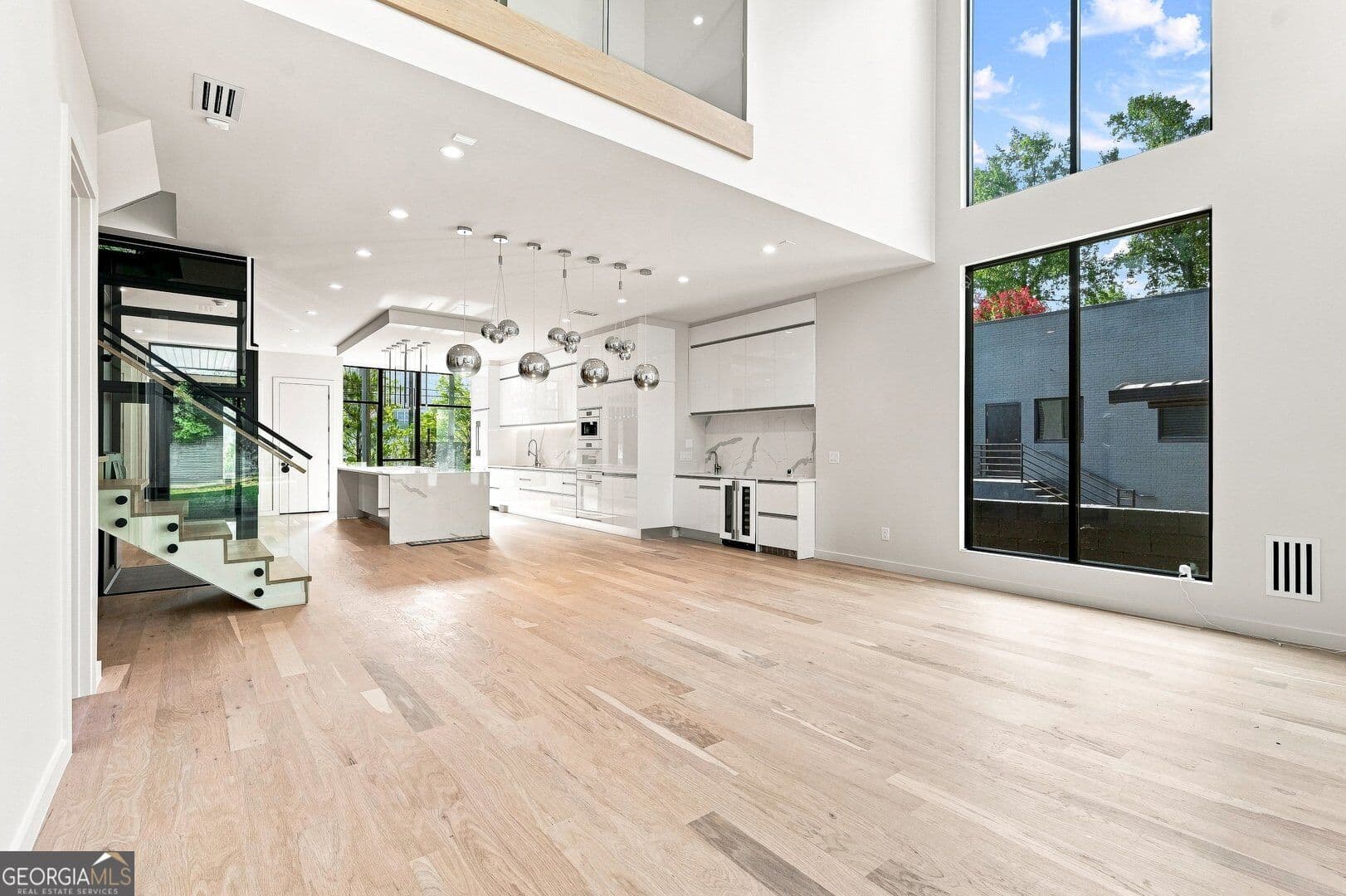 6 bedroom, 4.5 bathroom, 3,811 sq ft single family residence for sale at 1230 Fowler Street, Atlanta, GA 30318 — photo 8