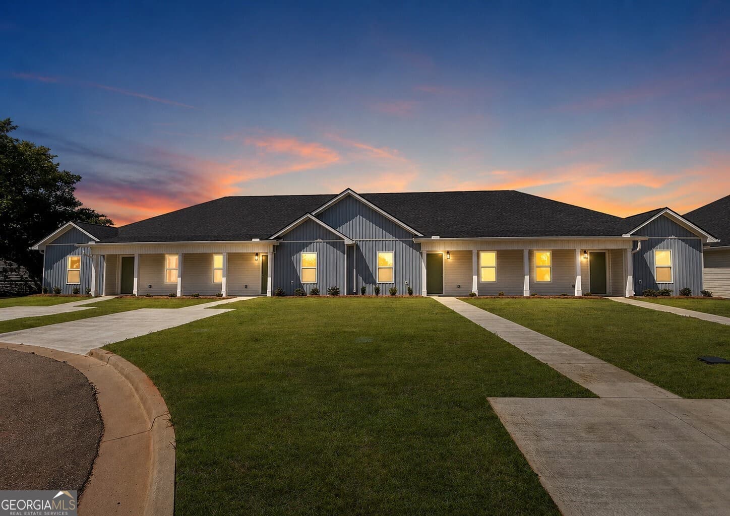 3 bedroom, 2 bathroom, 1,402 sq ft townhouse for sale at 315 Airman Boulevard, Warner Robins, GA 31088