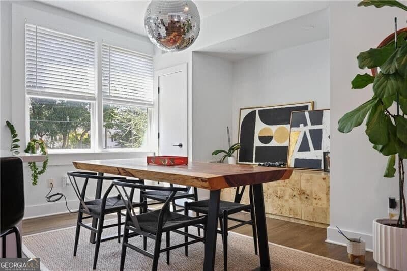 2 bedroom, 2 bathroom, 1,357 sq ft condominium for sale at 88 Peachtree Memorial Drive 2, Atlanta, GA 30309 — photo 7