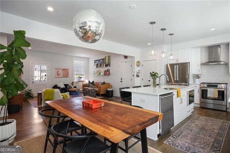 2 bedroom, 2 bathroom, 1,357 sq ft condominium for sale at 88 Peachtree Memorial Drive 2, Atlanta, GA 30309 — photo 8