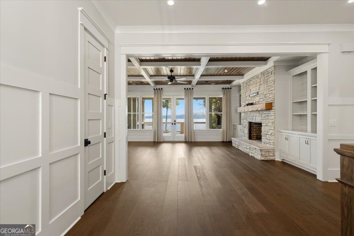 5 bedroom, 4.5 bathroom, 5,628 sq ft single family residence for sale at 166 Waters Edge Drive, Eatonton, GA 31024 — photo 9