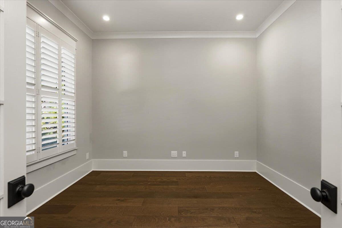 5 bedroom, 4.5 bathroom, 5,628 sq ft single family residence for sale at 166 Waters Edge Drive, Eatonton, GA 31024 — photo 10