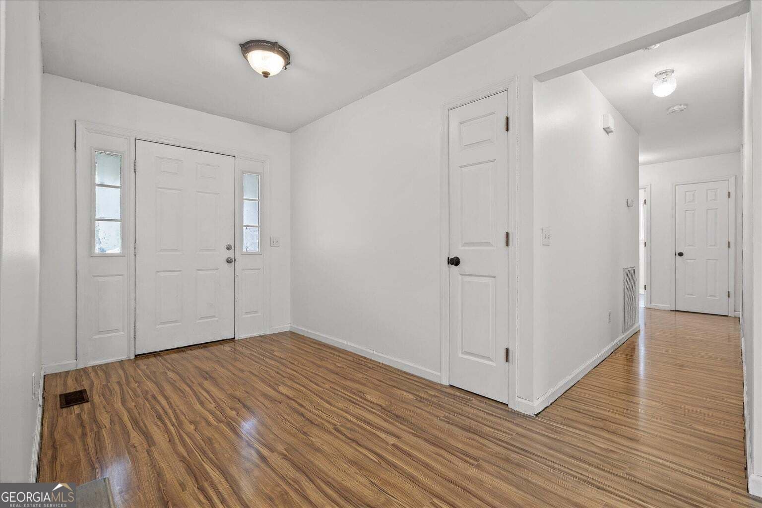 3 bedroom, 2 bathroom, 1,464 sq ft single family residence for sale at 4518 Kings Lake Court, Chattanooga, TN 37416 — photo 7