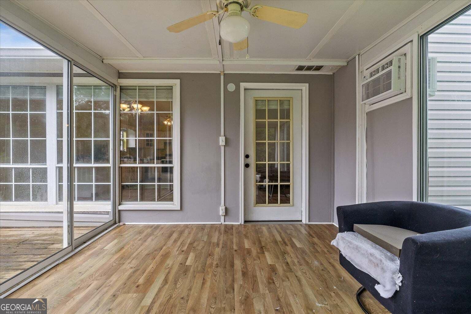 3 bedroom, 2 bathroom, 1,464 sq ft single family residence for sale at 4518 Kings Lake Court, Chattanooga, TN 37416 — photo 4