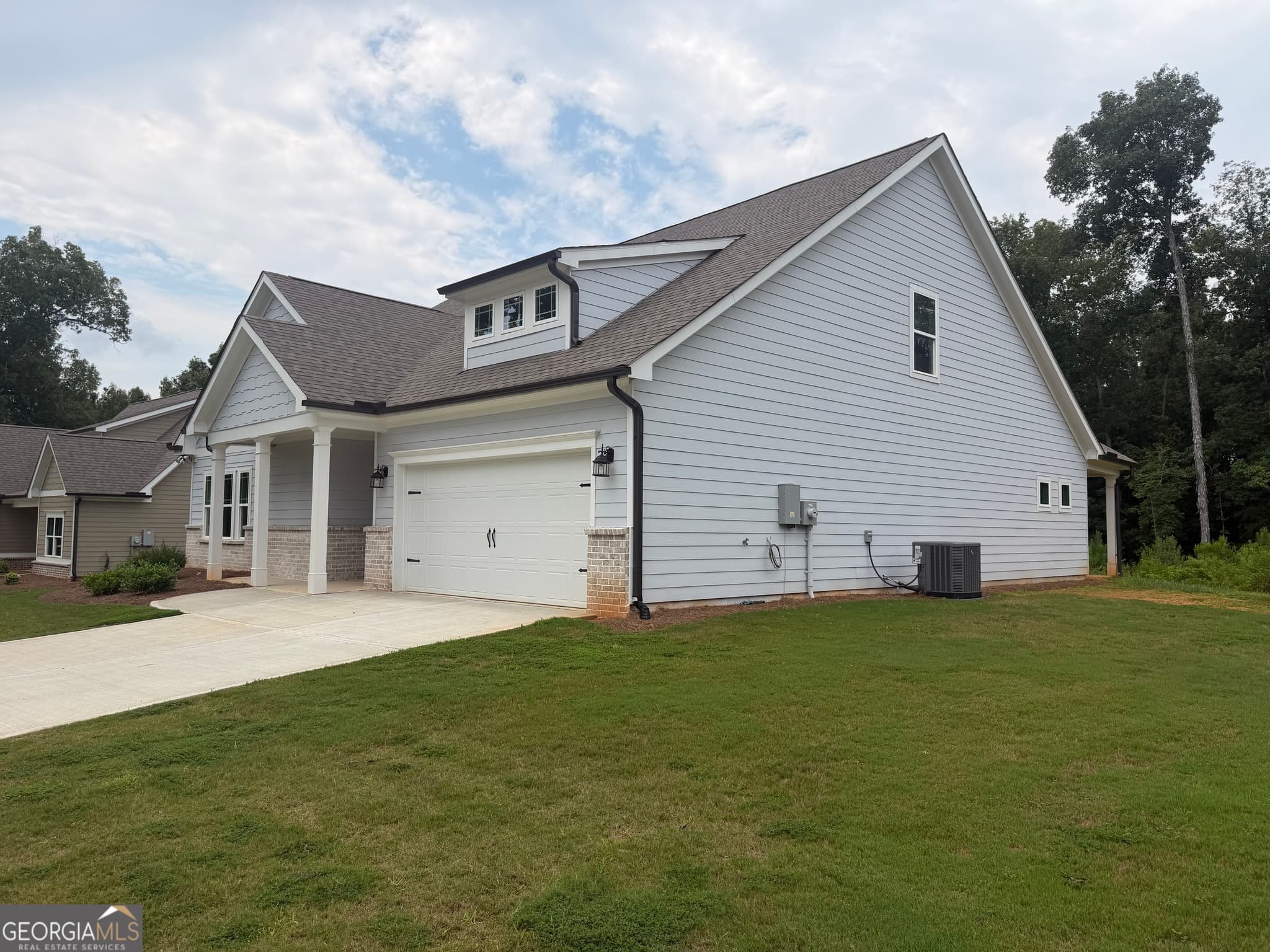 4 bedroom, 3 bathroom, 2,547 sq ft single family residence for sale at 202 Railroad Street, Gray, GA 31032 — photo 2