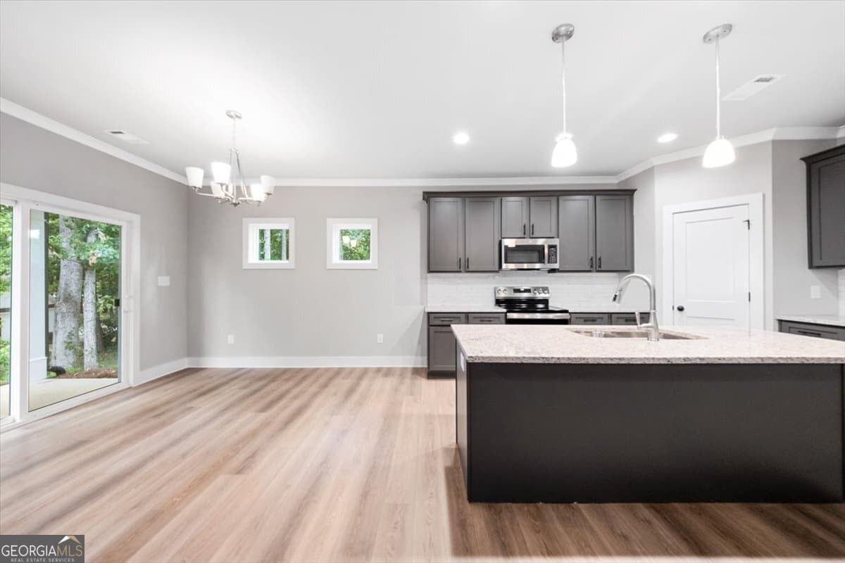 4 bedroom, 3 bathroom, 2,547 sq ft single family residence for sale at 202 Railroad Street, Gray, GA 31032 — photo 8