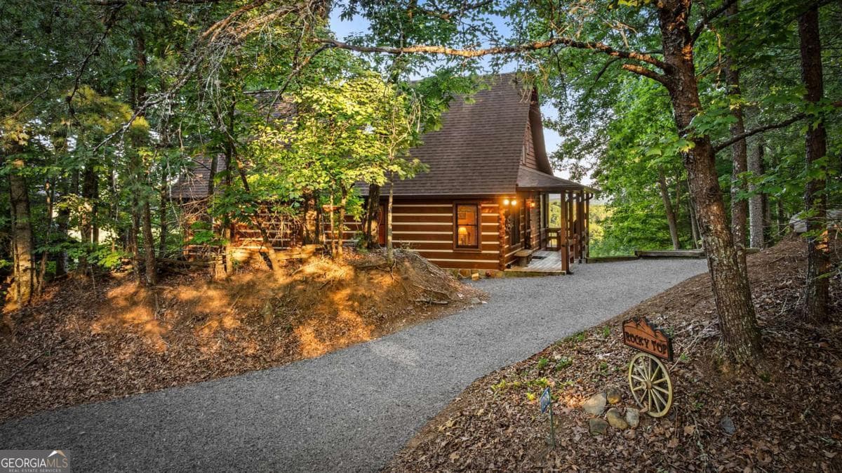 2 bedroom, 2 bathroom, 2,346 sq ft cabin,single family residence for sale at 1289 My Mountain Road, Morganton, GA 30560 — photo 5