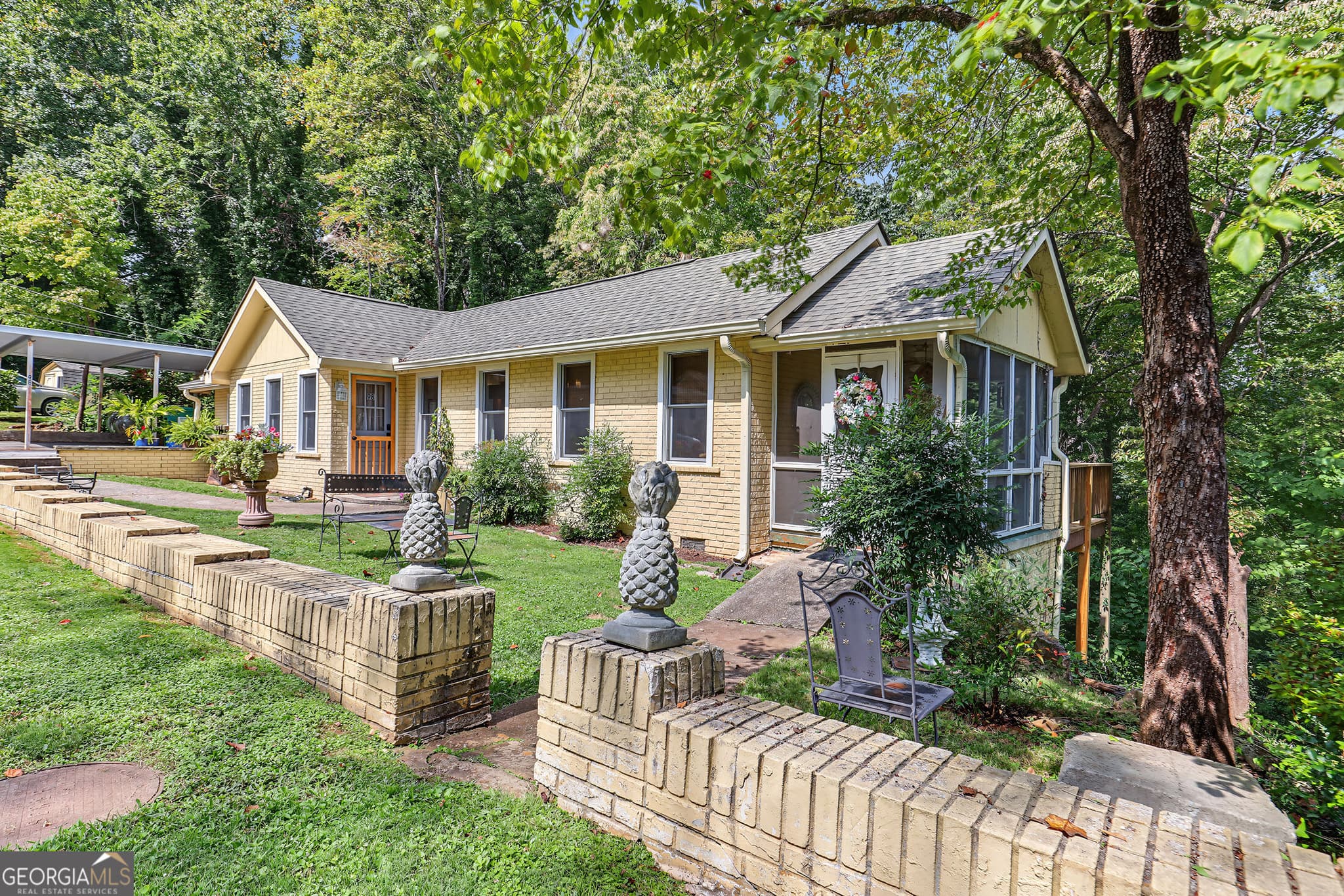 3 bedroom, 2 bathroom, 1,182 sq ft single family residence for sale at 98 Pickett Hill Street, Clayton, GA 30525 — photo 2