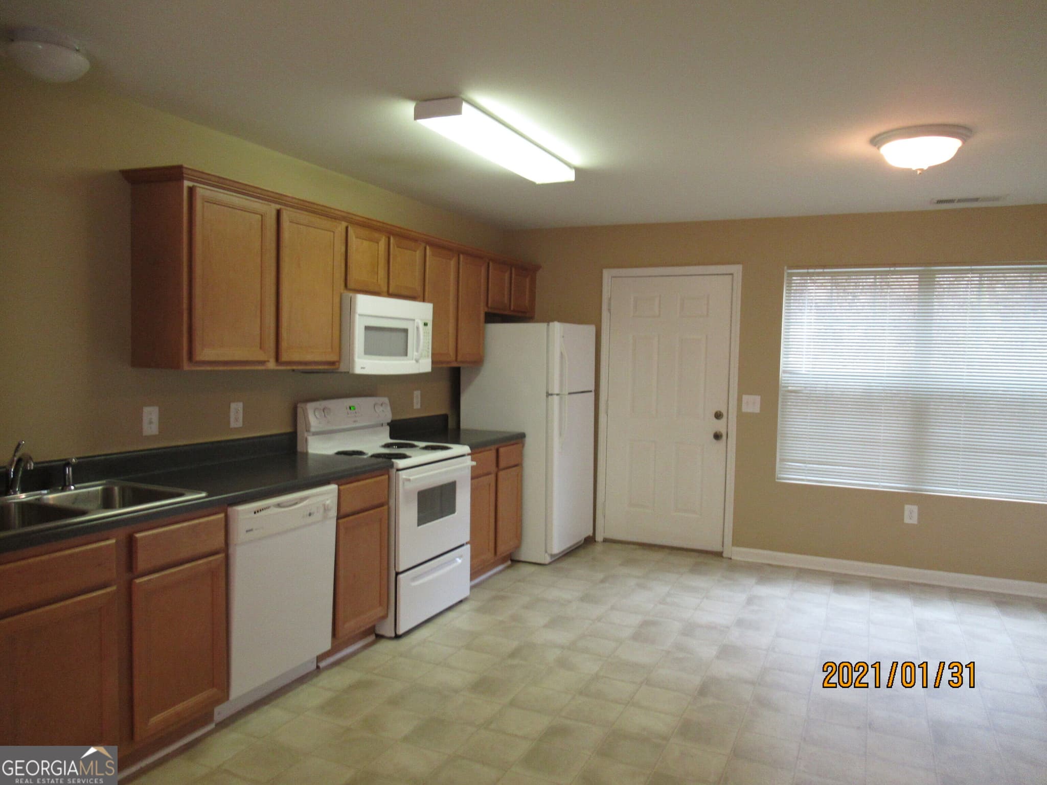 2 bedroom, 2.5 bathroom, 1,224 sq ft single family residence for rent at 44 Cleves Way, Dahlonega, GA 30533 for $1,500 a month — photo 3