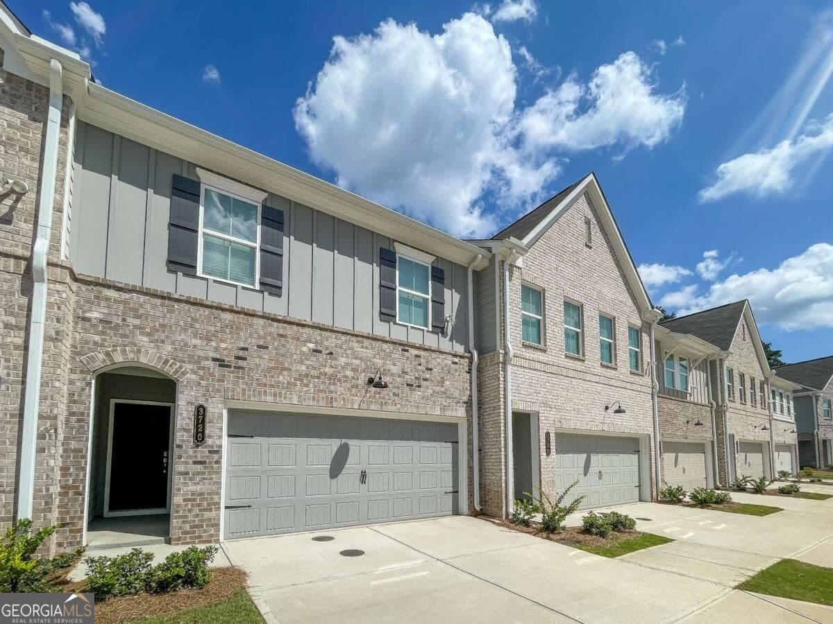 3 bedroom, 2.5 bathroom, 1,805 sq ft townhouse for rent at 4431 Denton Drive 4431, Douglasville, GA 30135 for $2,195 a month — photo 1 of 26