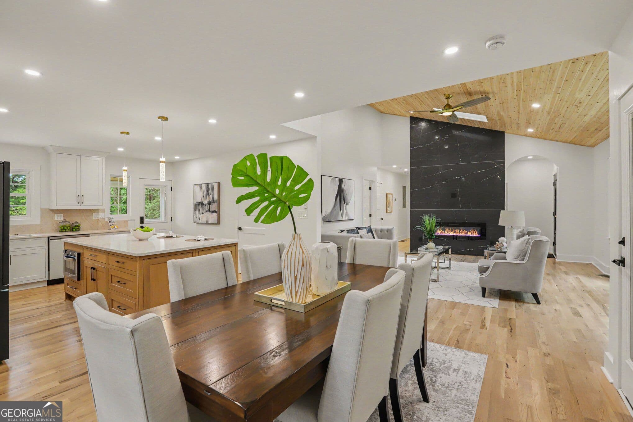 3 bedroom, 2 bathroom, 1,716 sq ft single family residence for sale at 1446 Briarcliff Road, Atlanta, GA 30306 — photo 2