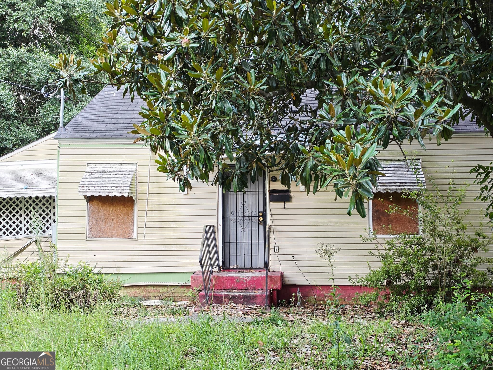 4 bedroom, 2 bathroom, 1,320 sq ft single family residence for sale at 1172 Hartley Street, Macon, GA 31206