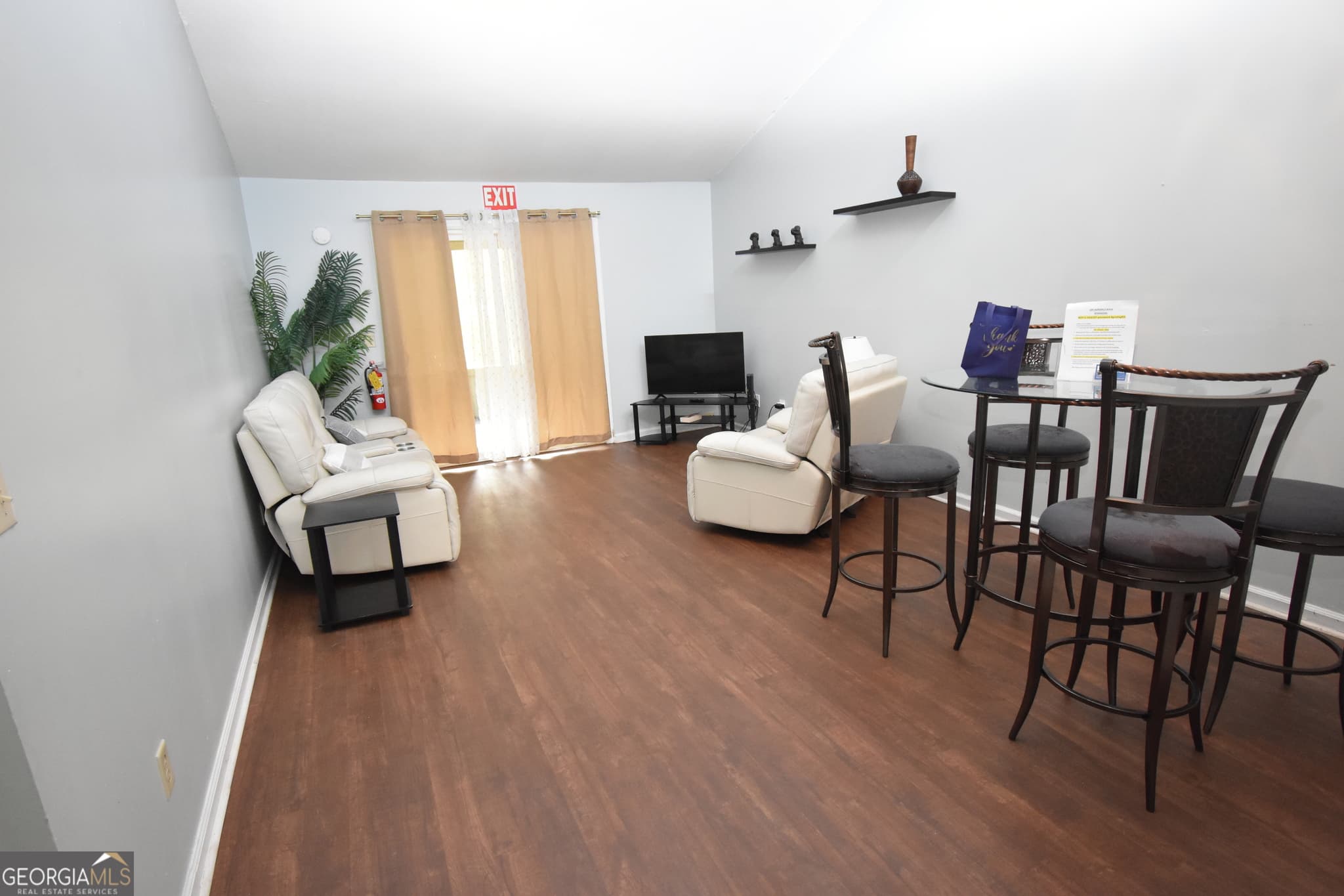 2 bedroom, 1.5 bathroom, 972 sq ft duplex for rent at 304 Admirals Walk Drive, St. Marys, GA 31558 for $2,300 a month — photo 2