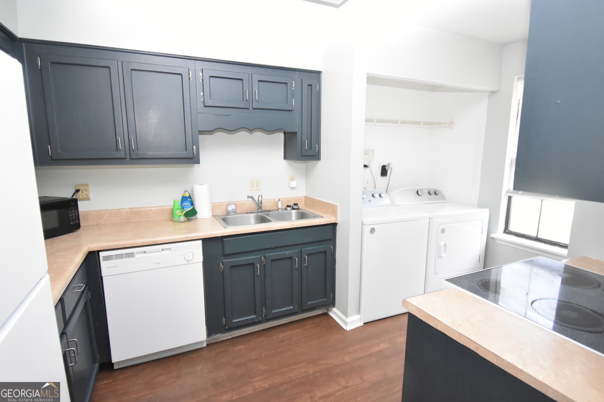 2 bedroom, 1.5 bathroom, 972 sq ft duplex for rent at 304 Admirals Walk Drive, St. Marys, GA 31558 for $2,300 a month — photo 3