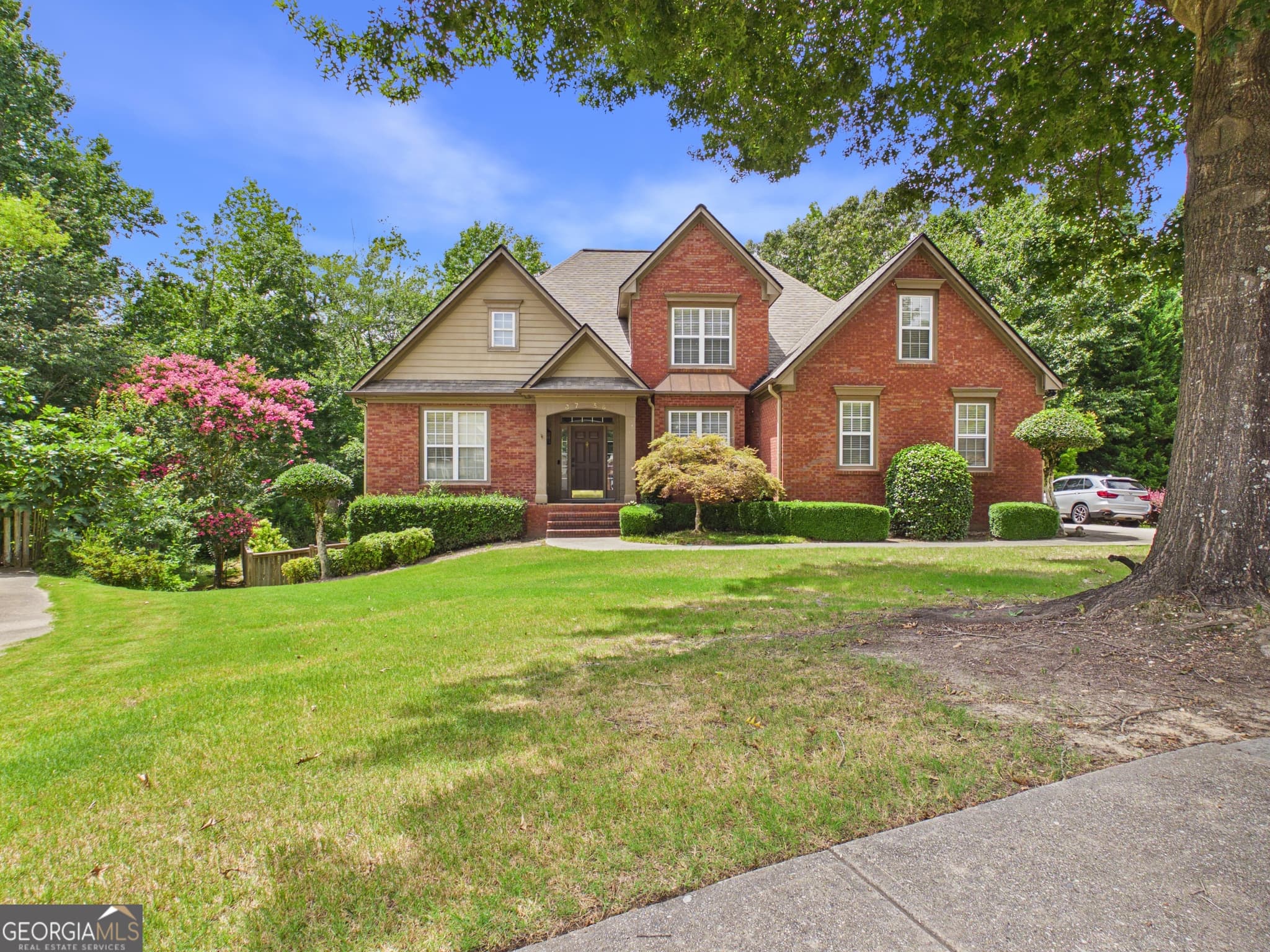 5 bedroom, 3.5 bathroom, 3,097 sq ft single family residence for sale at 3756 Golden Ive Drive, Buford, GA 30519 — photo 2