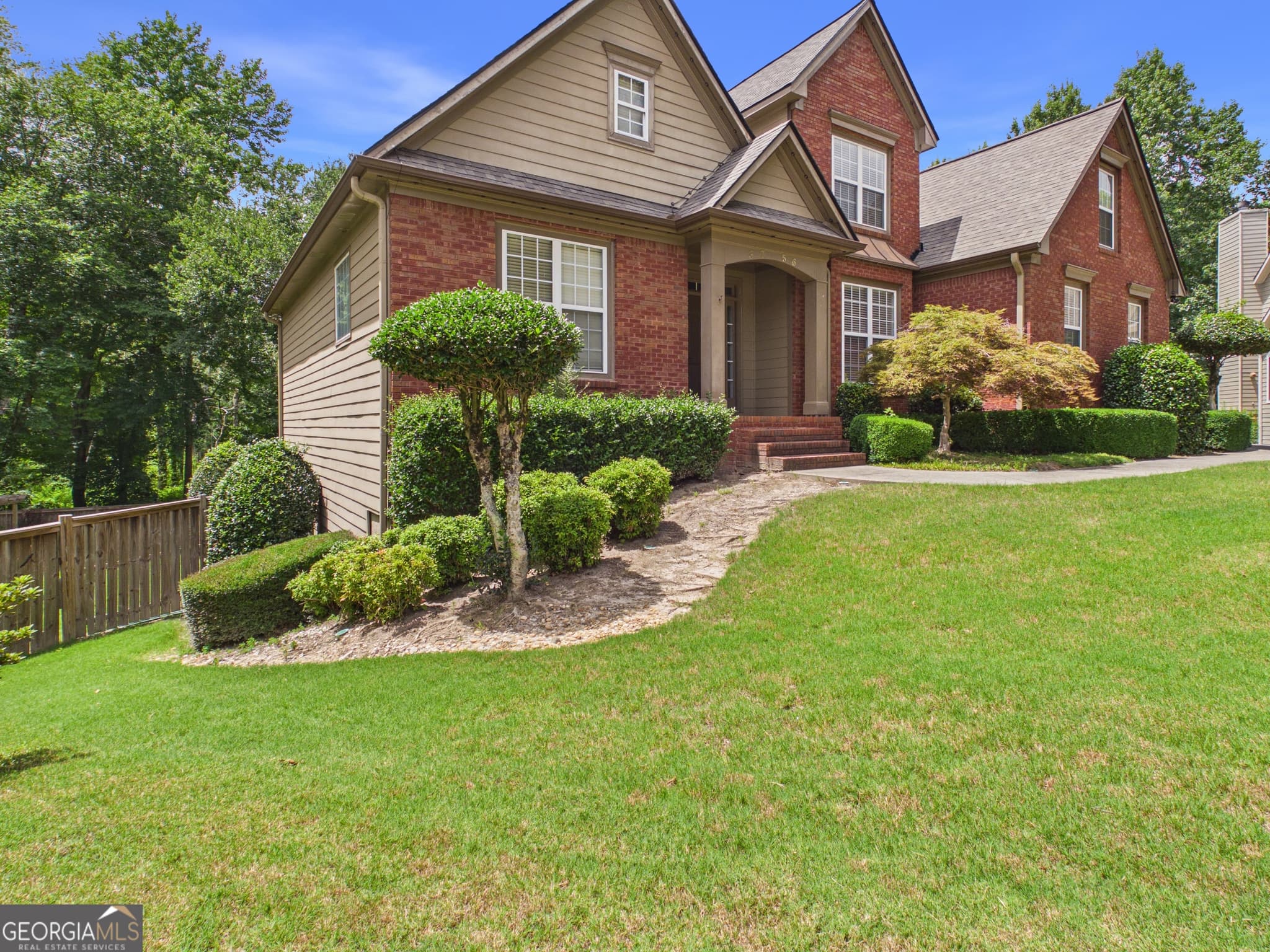 5 bedroom, 3.5 bathroom, 3,097 sq ft single family residence for sale at 3756 Golden Ive Drive, Buford, GA 30519 — photo 8