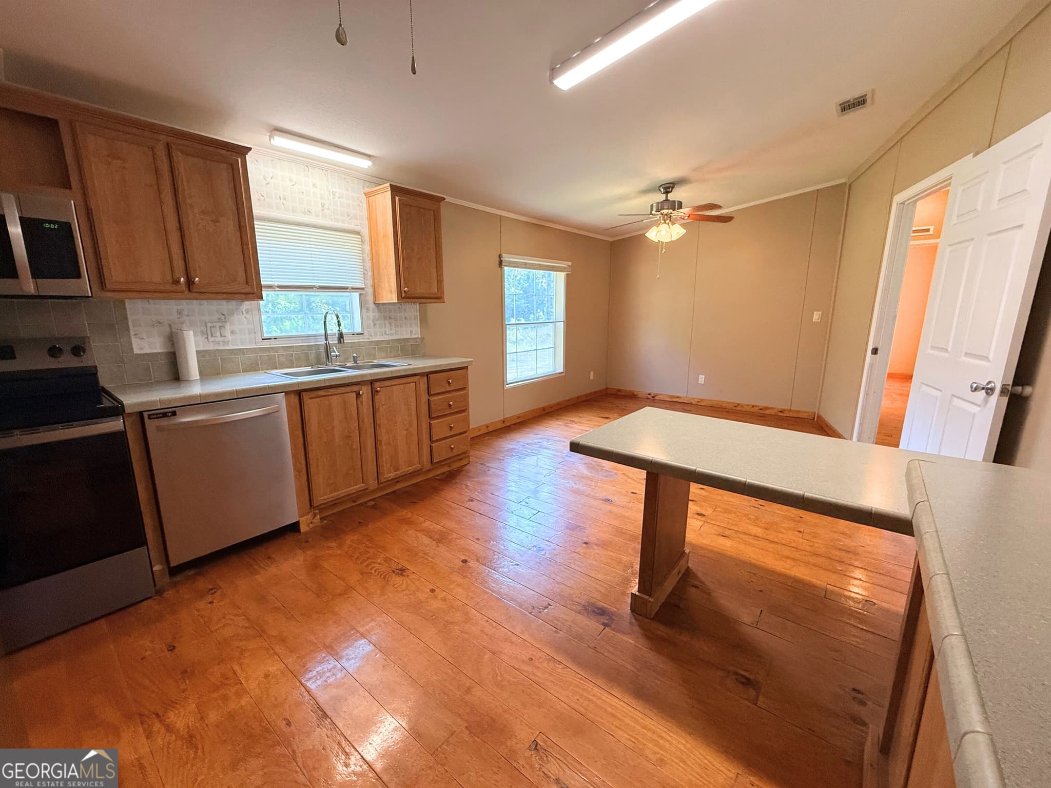 3 bedroom, 2 bathroom, 1,568 sq ft manufactured home,single family residence for sale at 25040 Highway 80, Portal, GA 30450 — photo 7