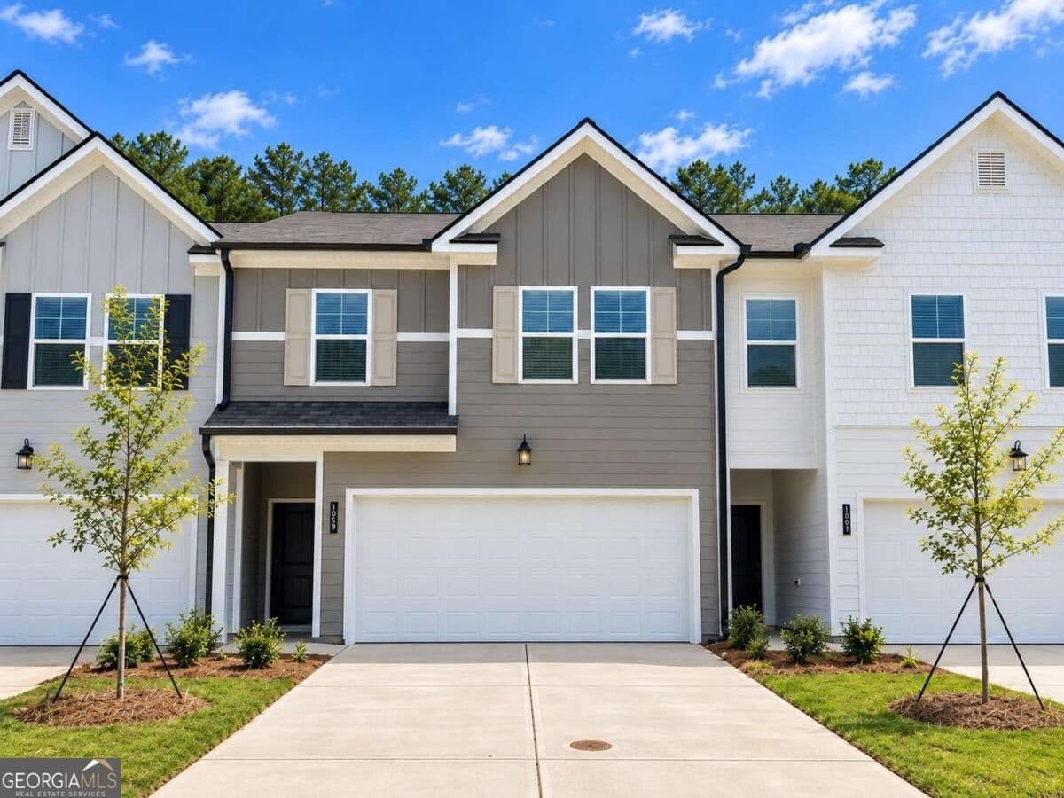 3 bedroom, 2.5 bathroom, 1,697 sq ft townhouse for sale at 1059 MERRITT DR Merritt Drive 82, Villa Rica, GA 30180