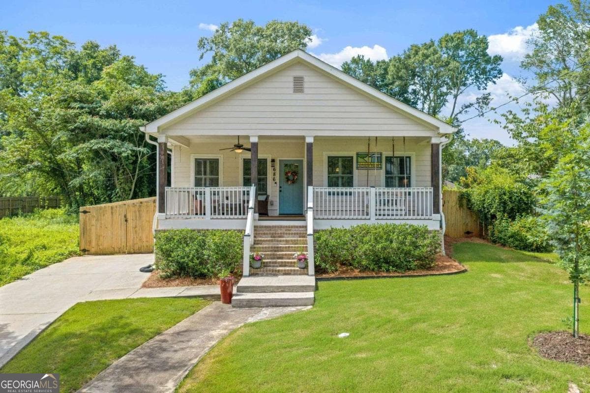 3 bedroom, 2 bathroom, 2,080 sq ft single family residence sold at 686 Elbert Street, Atlanta, GA 30310