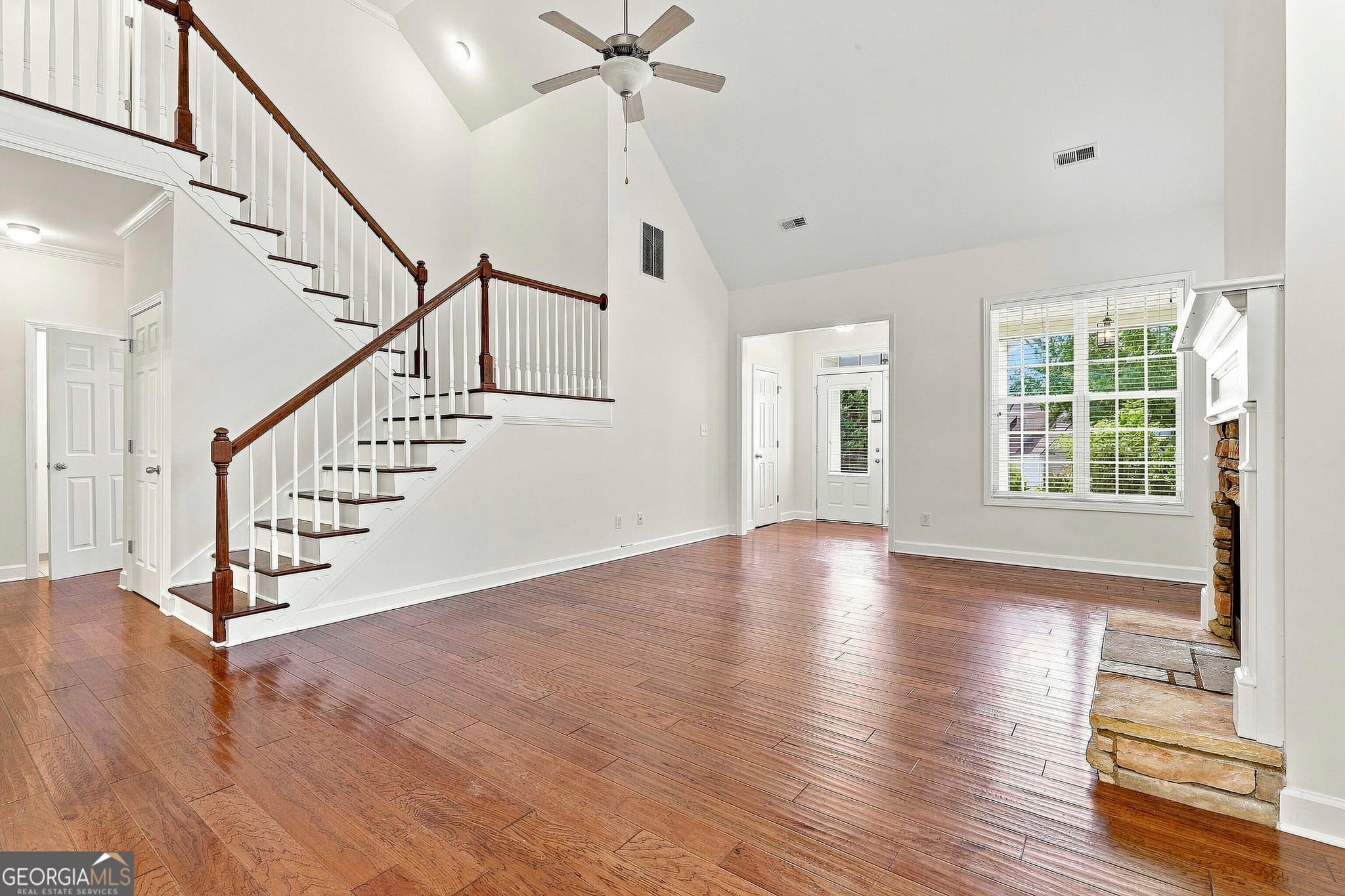4 bedroom, 2.5 bathroom, 2,538 sq ft single family residence for sale at 10 Fenway Court, Newnan, GA 30265 — photo 7